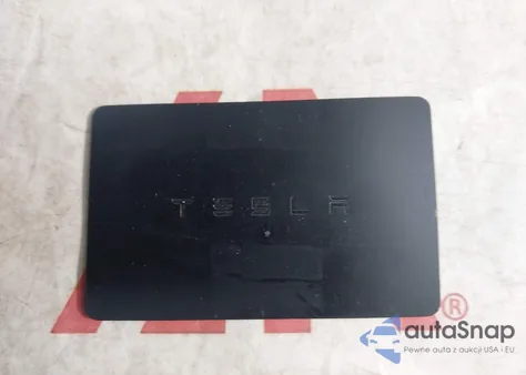 2020 Tesla Model 3 Long Range Dual Motor All-Wheel Drive z USA, uszkodzony, nr VIN 5YJ3E1EB2LF621003